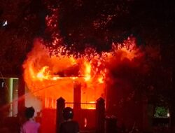 Bentrok Antarmahasiswa USK Memanas ; Gedung Fakultas Pertanian Dibakar, Dua Mahasiswa Terluka
