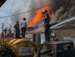 ‎77 Rumah Ludes Terbakar di Lhokseumawe, Damkar Kesulitan Karena Gang Sempit