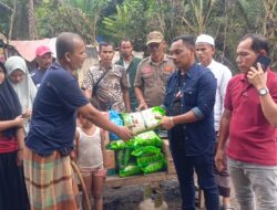 Panglima Muda Daerah III Tgk Chik di Paya Bakong, Sofyan Ismail (Chombet) : Tinjau Rekannya yang Tertimpa Musibah Kebakaran di Aceh Utara