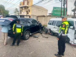 Breaking News! Diduga Microsleep, Fortuner Tabrak L300 di Tikungan Simpang Dama Aceh Utara